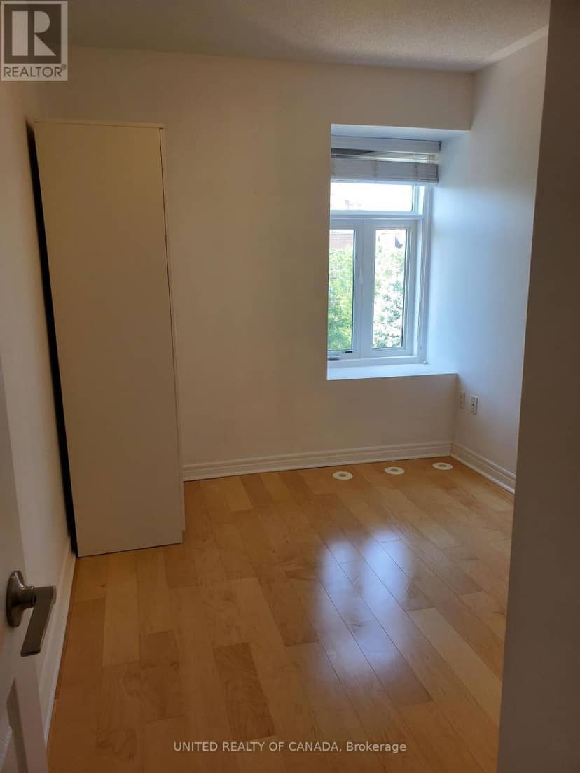 330 - 312 John Street — photo 29 of 39