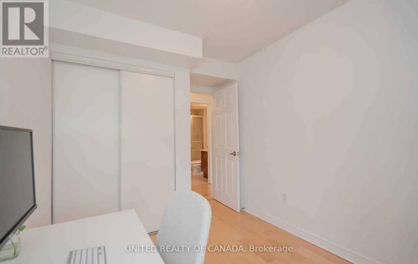 330 - 312 John Street — photo 31 of 39