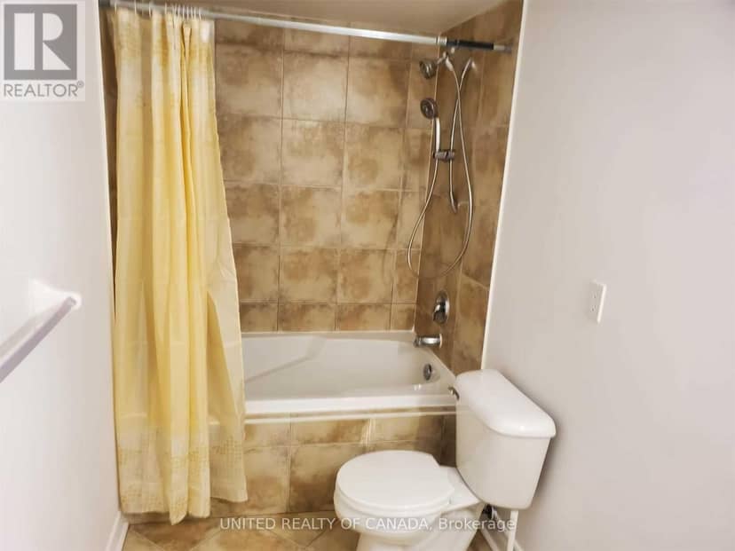 330 - 312 John Street — photo 34 of 39