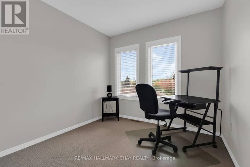 35 Grasett Crescent — photo 28 of 40