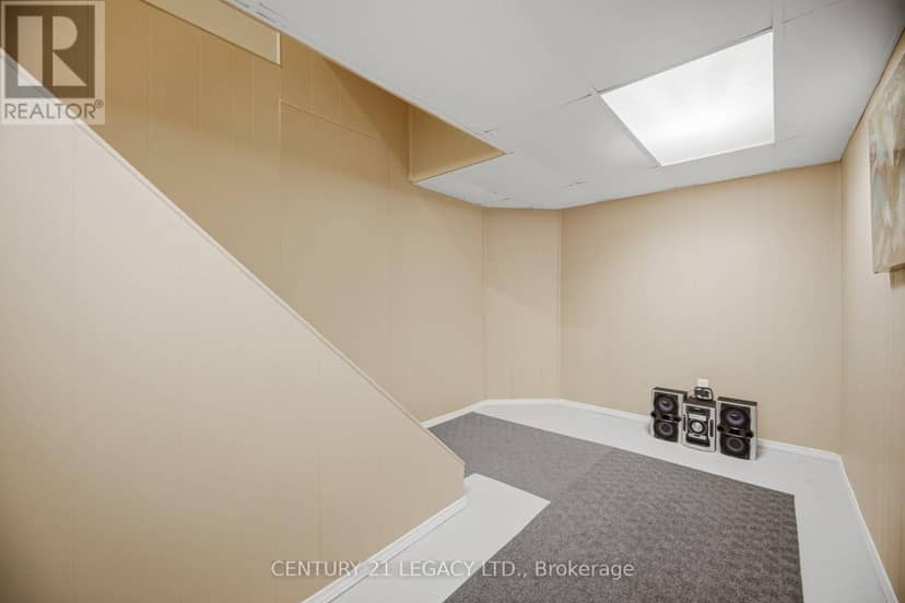 23 - 4171 Glen Erin Drive — photo 31 of 40