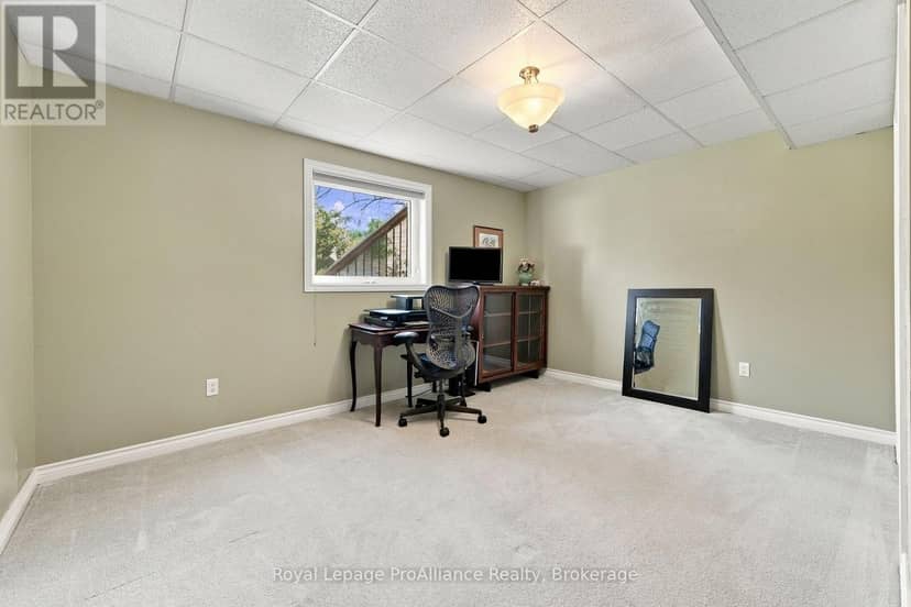 176 Ashley Street — photo 24 of 40