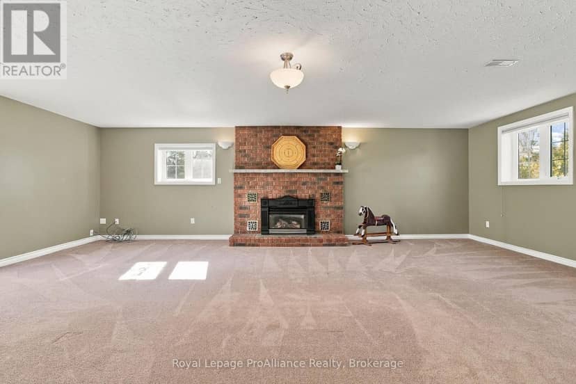 176 Ashley Street — photo 21 of 40