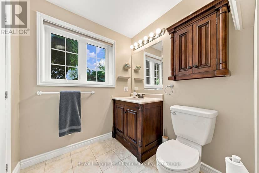 176 Ashley Street — photo 25 of 40