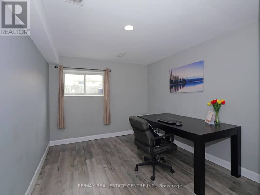 771 Monsarrat Avenue — photo 18 of 34