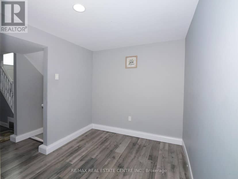 771 Monsarrat Avenue — photo 22 of 34