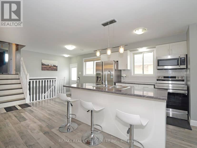 771 Monsarrat Avenue — photo 9 of 34