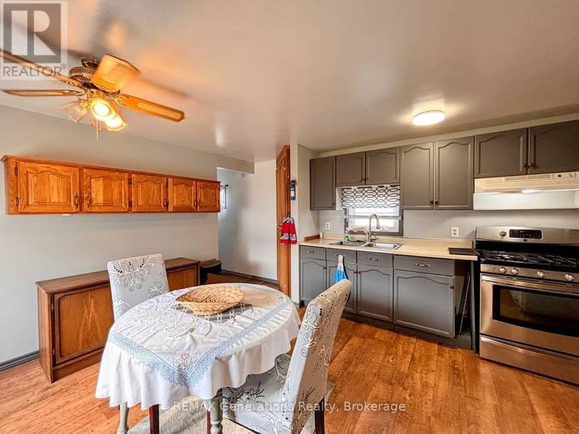 24 Jackson Crescent, Marathon, photo 3