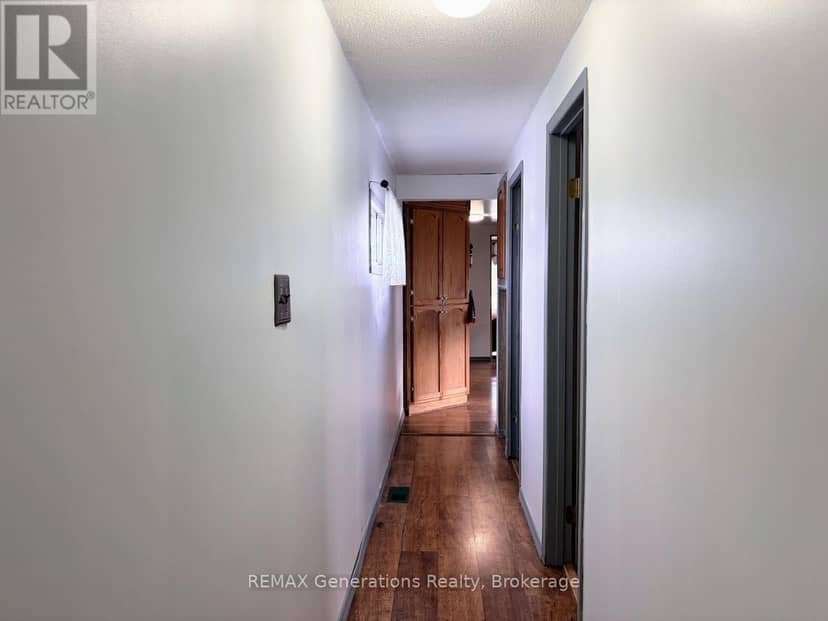 24 Jackson Crescent — photo 9 of 32
