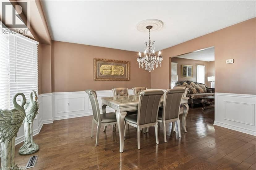 55 WOODSIDE Square — photo 16 of 40