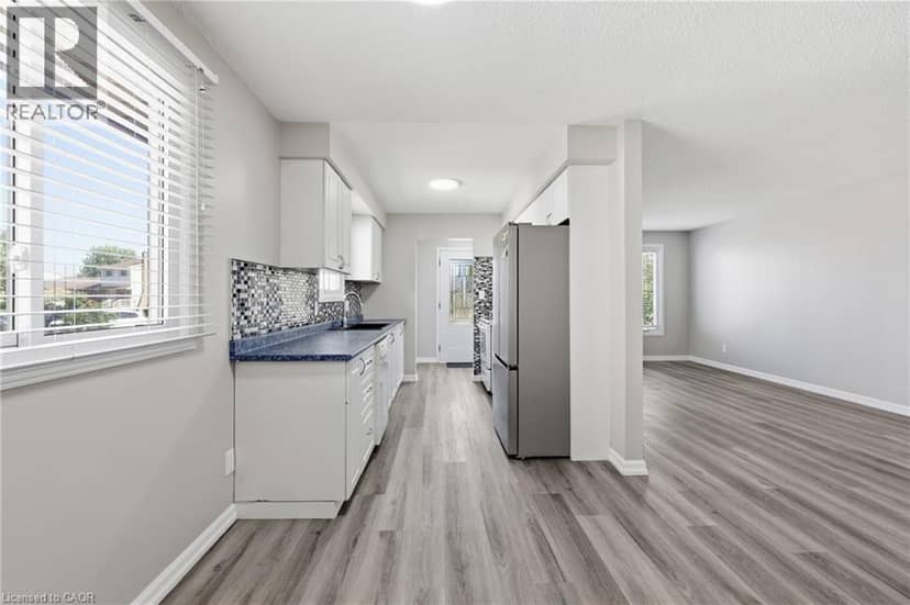 42 TERRACE Avenue — photo 8 of 39