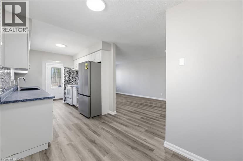42 TERRACE Avenue — photo 9 of 39