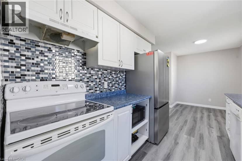 42 TERRACE Avenue — photo 6 of 39