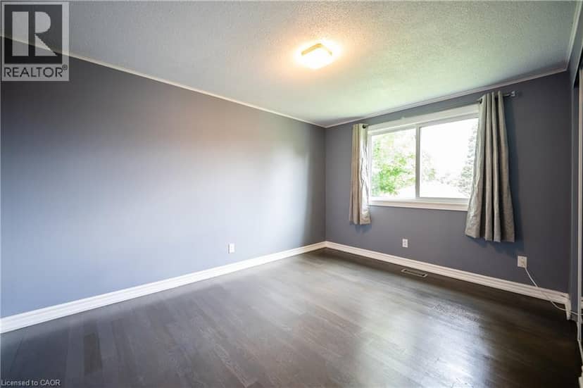 66 BELWOOD Crescent — photo 16 of 33