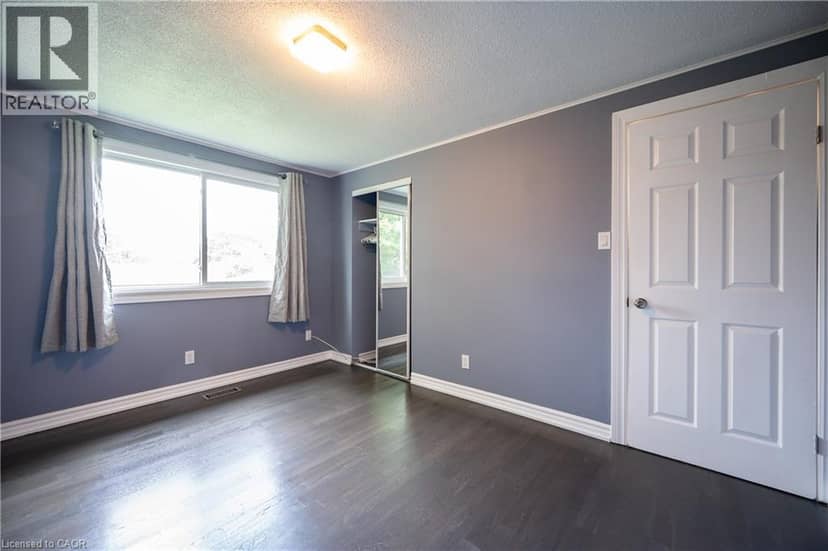 66 BELWOOD Crescent — photo 17 of 33
