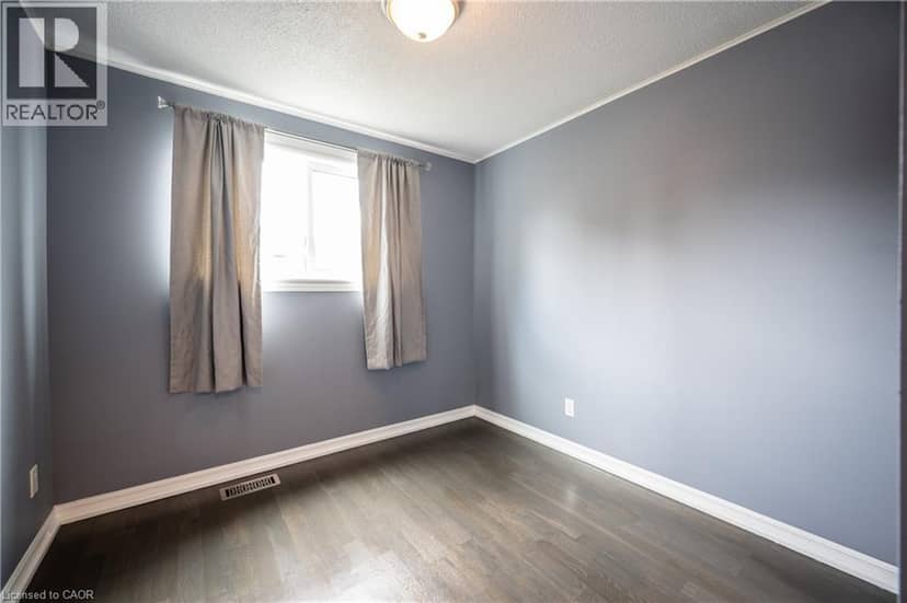 66 BELWOOD Crescent — photo 15 of 33
