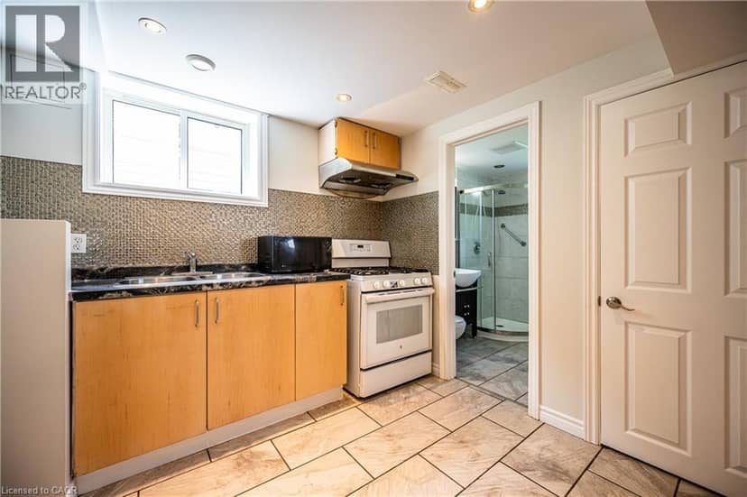 66 BELWOOD Crescent — photo 26 of 33