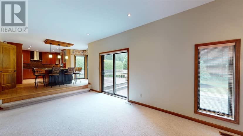 109 Greenview LN — photo 27 of 40