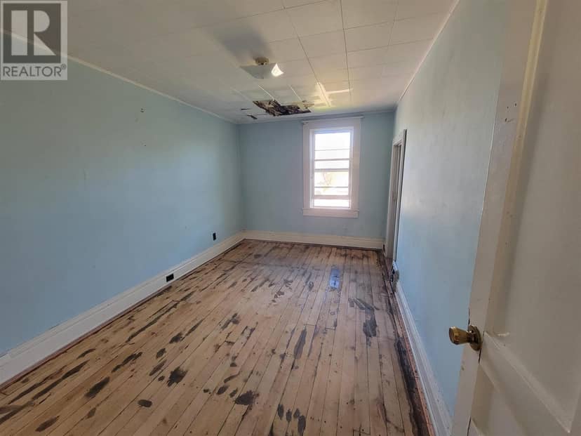 56 Cathcart ST — photo 12 of 21