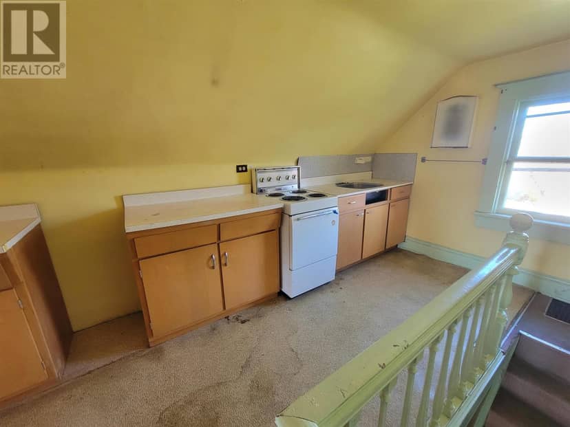 56 Cathcart ST — photo 13 of 21