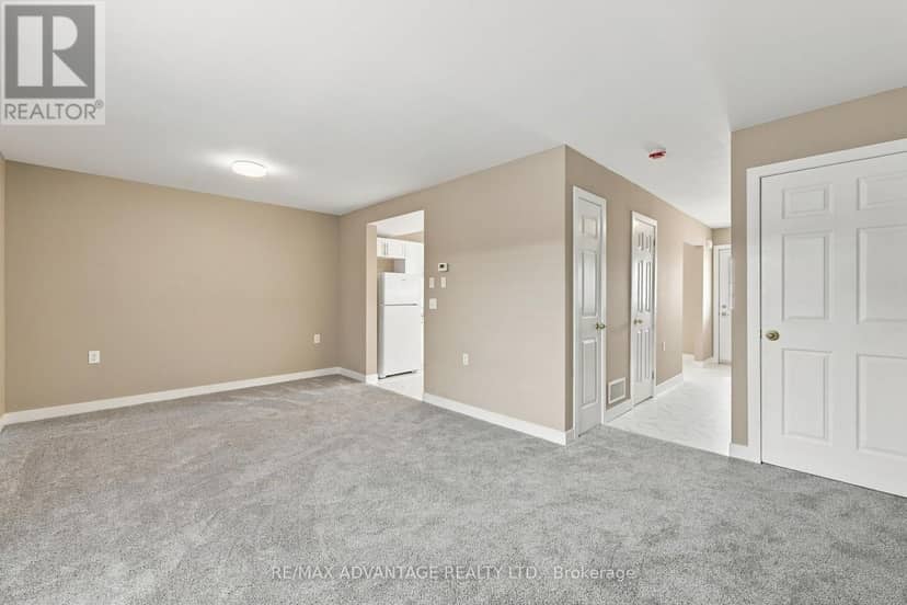 7 - 122 Sherwood Forest Square — photo 15 of 39