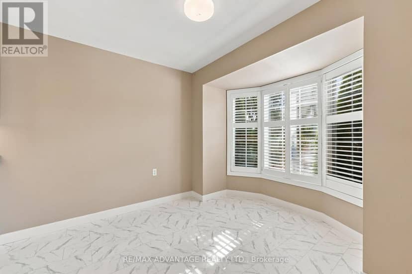 7 - 122 Sherwood Forest Square — photo 5 of 39