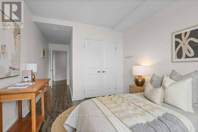 204 - 240 Villagewalk Boulevard, London North, photo 8