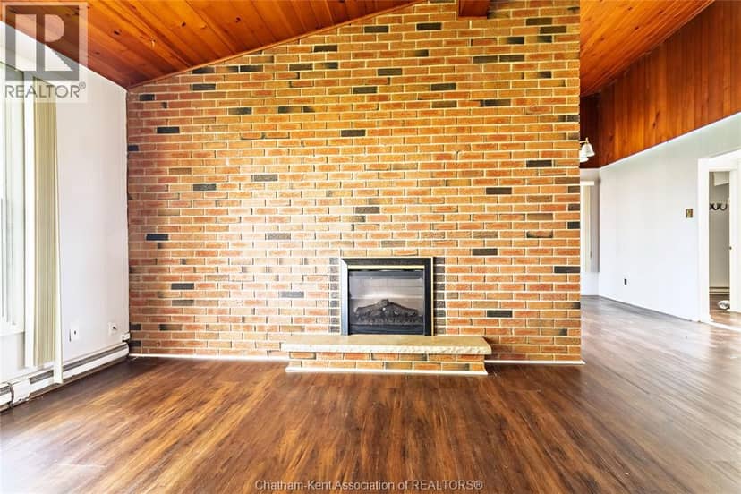4421 Gleeson LINE — photo 17 of 40