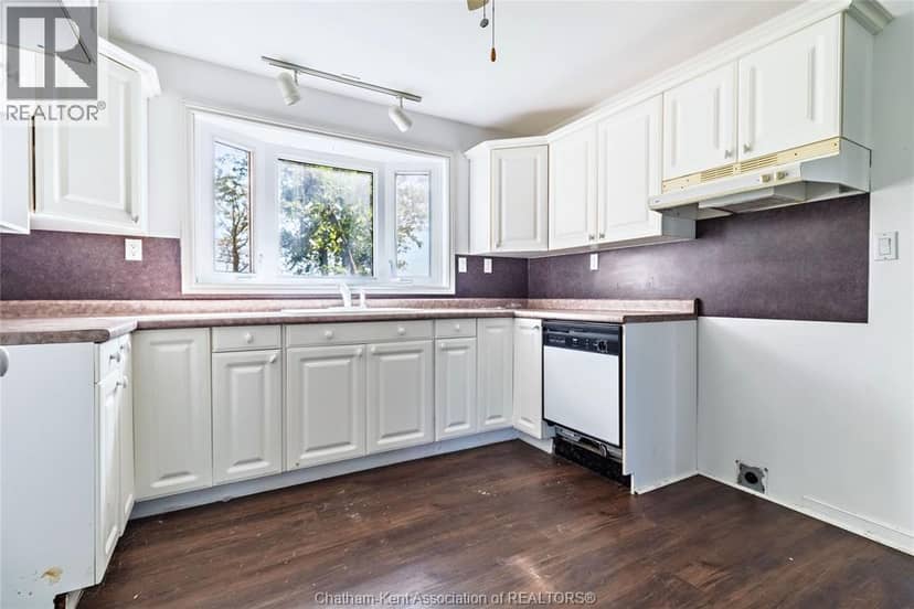 4421 Gleeson LINE — photo 9 of 40