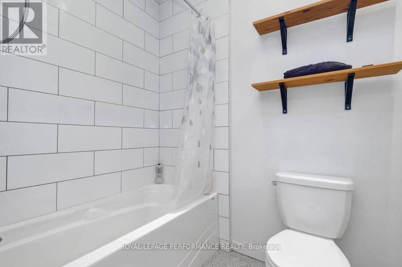 486-488 Lisgar Street — photo 18 of 29