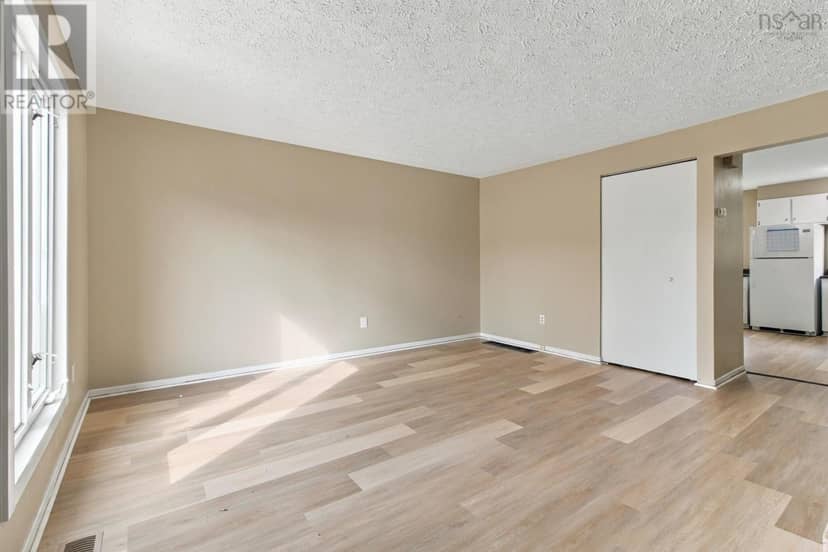 38 Regal Road — photo 7 of 40