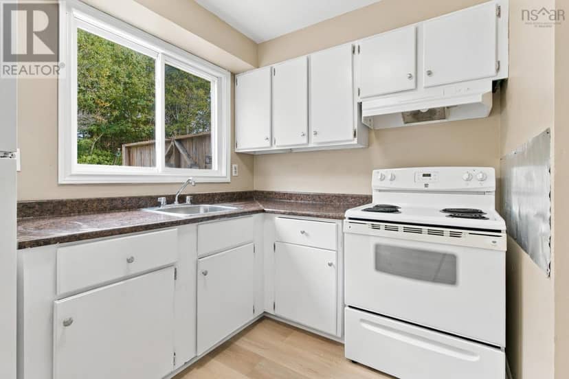 38 Regal Road — photo 12 of 40