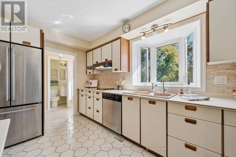 26 Maplewood Drive — photo 15 of 40