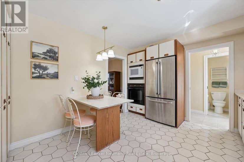 26 Maplewood Drive — photo 16 of 40