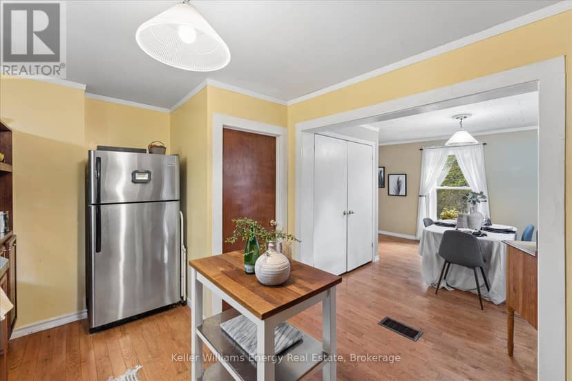 325 Ball Street — photo 18 of 40