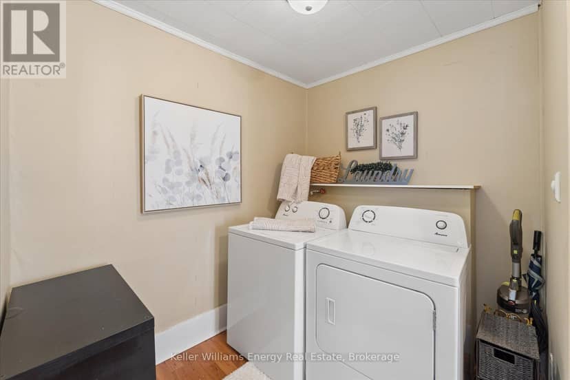 325 Ball Street — photo 21 of 40