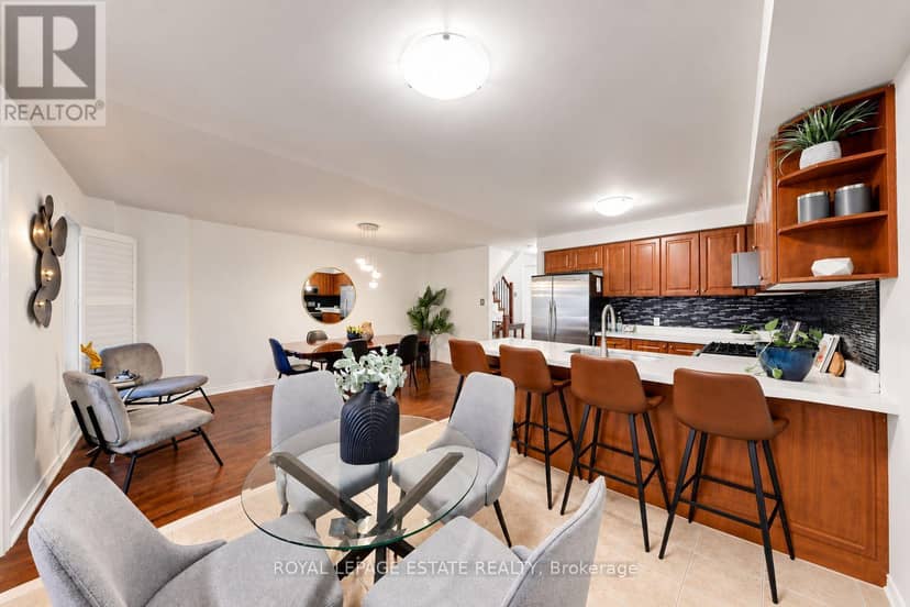 10 Dooley Crescent, Ajax