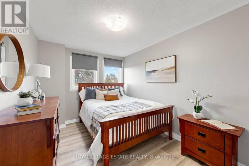 10 Dooley Crescent — photo 21 of 32