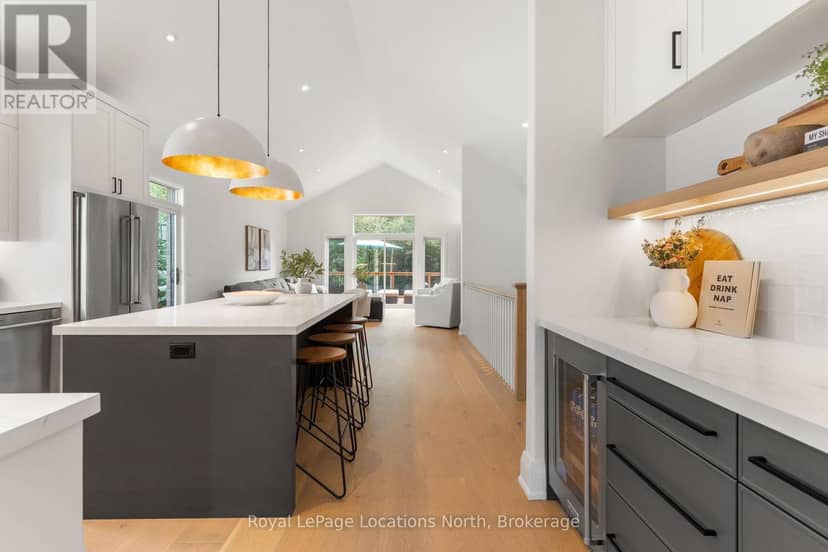 110 Mary Street — photo 8 of 40