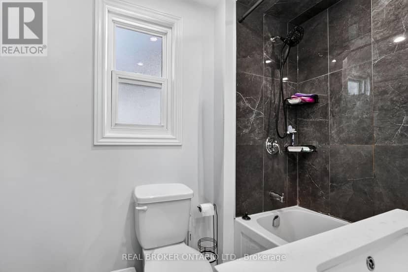238 Chambers Avenue — photo 22 of 40