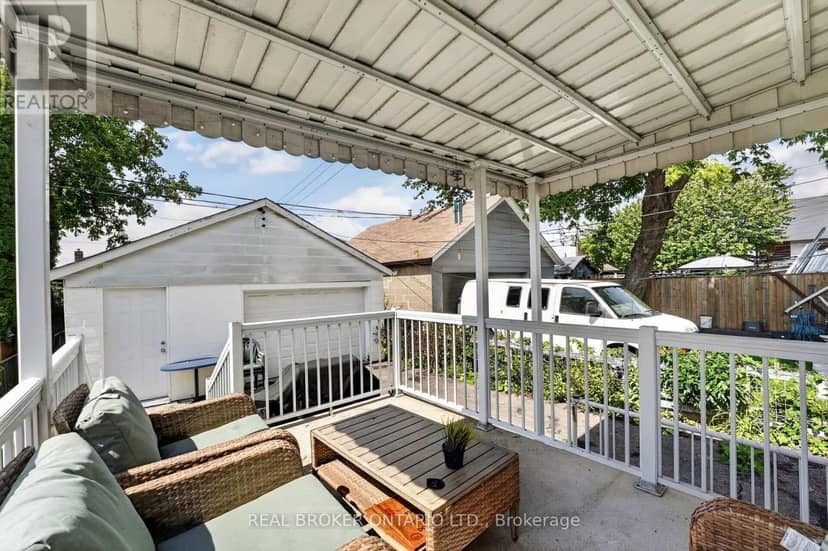 238 Chambers Avenue — photo 5 of 40