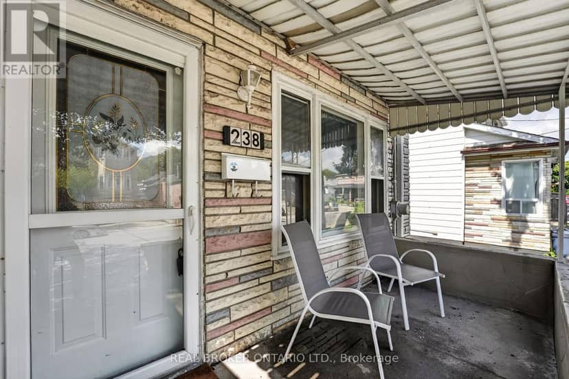 238 Chambers Avenue — photo 9 of 40