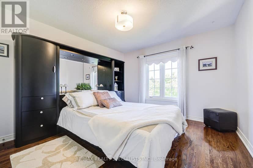 11 Bridlewood Boulevard — photo 34 of 40