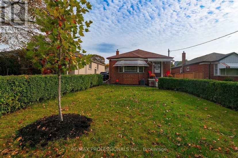 79 Silverhill Drive, Toronto, photo 2