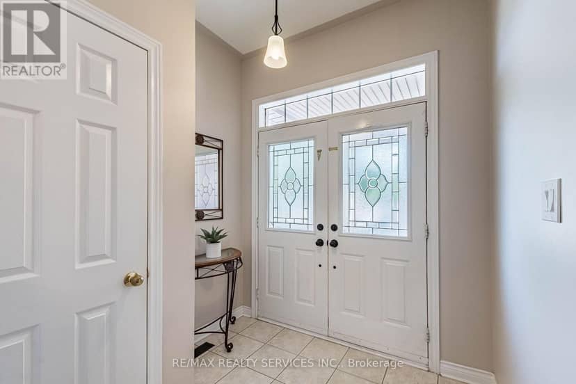151 Fairhill Avenue — photo 6 of 40