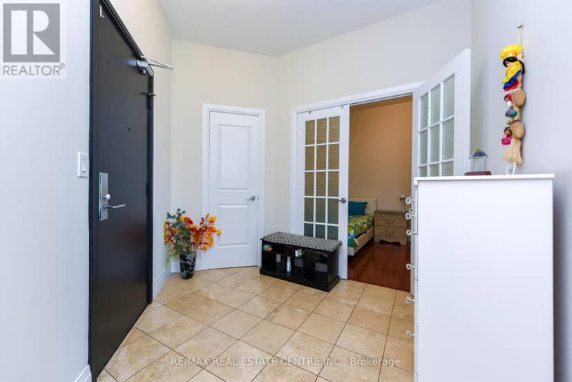 2605 - 90 Absolute Avenue — photo 3 of 30
