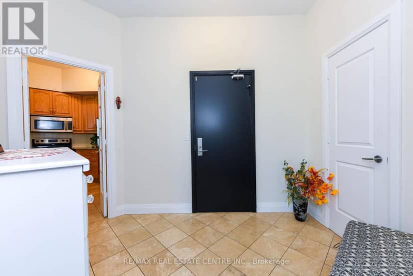 2605 - 90 Absolute Avenue — photo 4 of 30