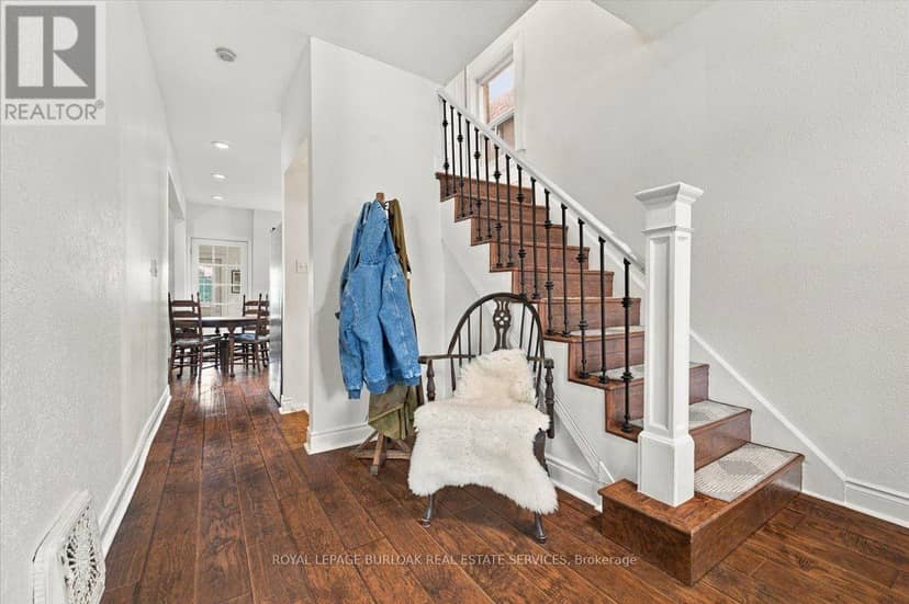 98 Sanford Avenue S, Hamilton, photo 8