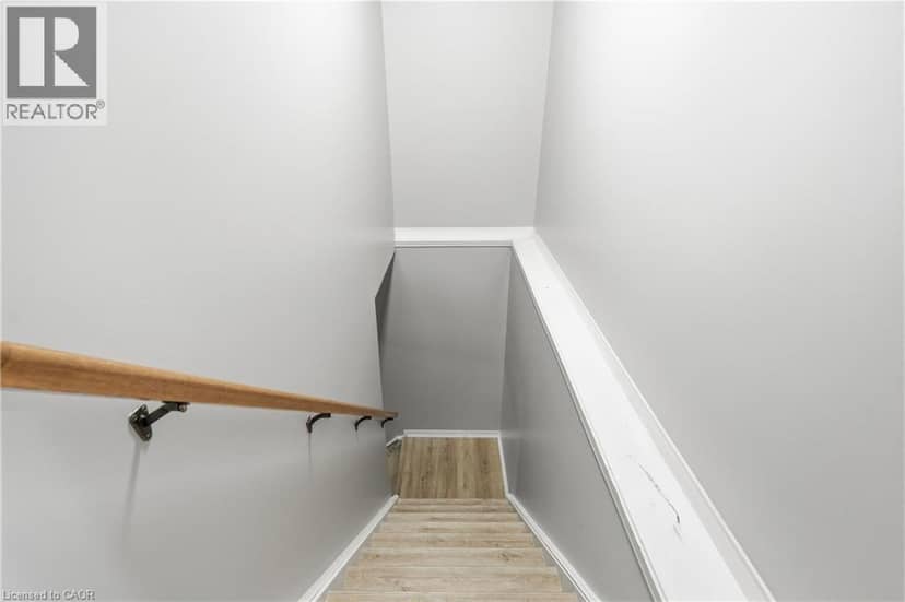 13 GOLDEN ACRES Drive — photo 19 of 40