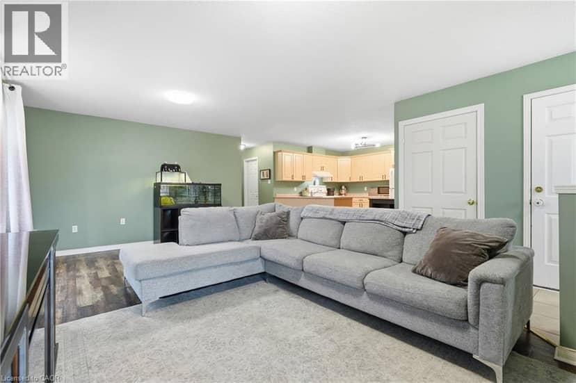 13 GOLDEN ACRES Drive — photo 6 of 40